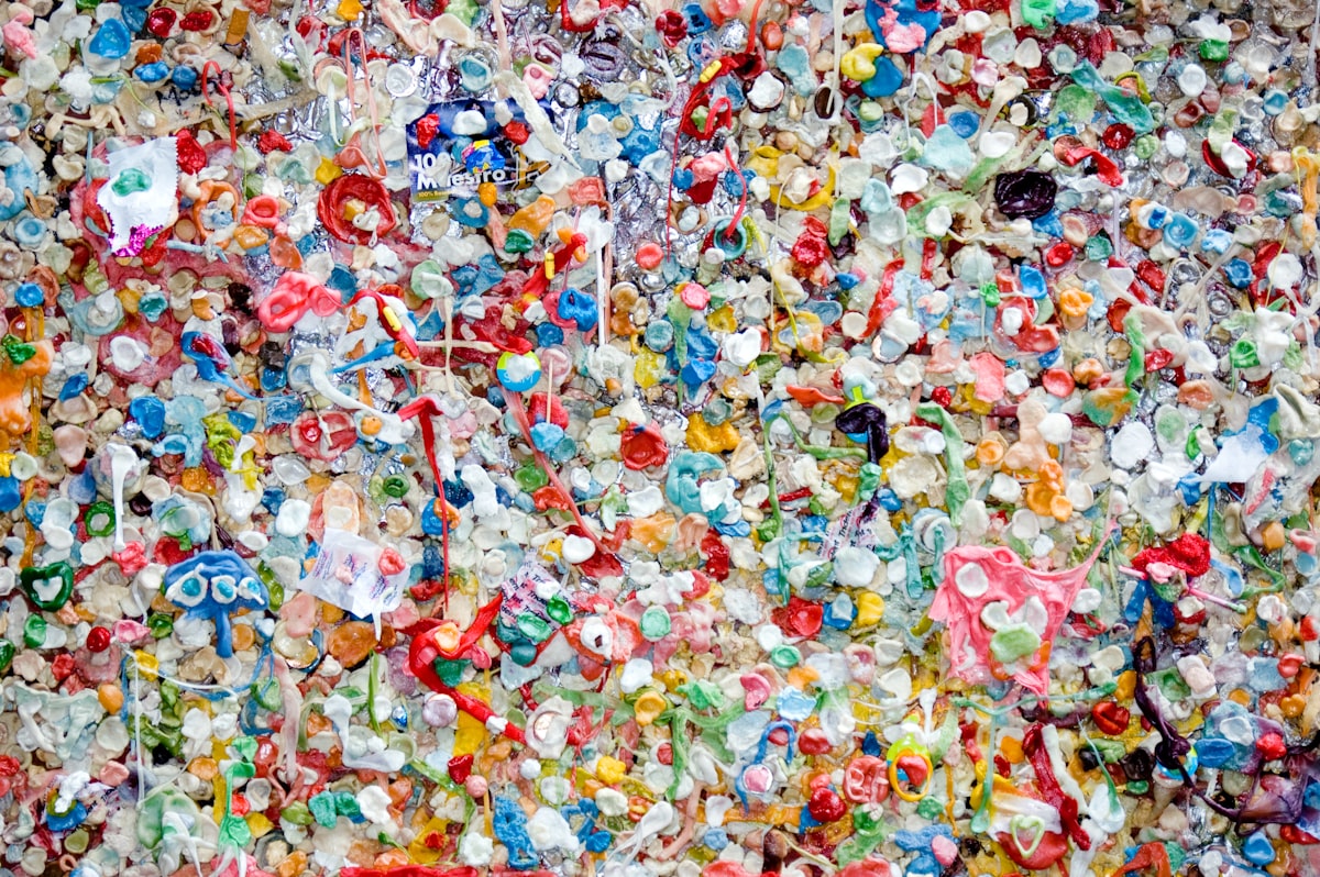 Barevný recyklovaný plast
